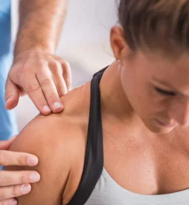 Therapeutische Behandlung im Schulterbereich